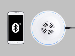 Schwebender Bluetooth-Lautsprecher von oben